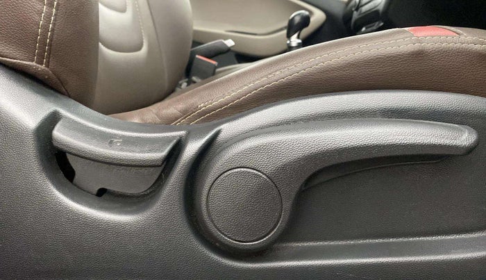 2016 Hyundai Elite i20 ASTA 1.2 (O), Petrol, Manual, 70,844 km, Driver Side Adjustment Panel