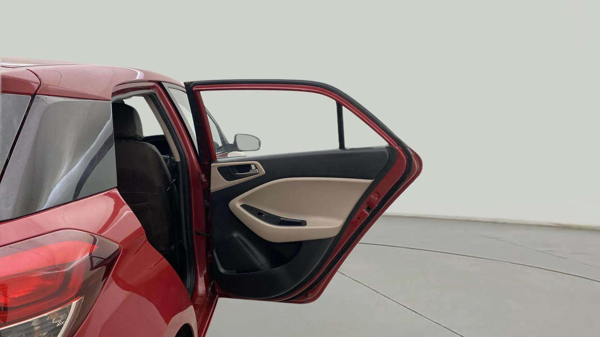 RHS-Rear-Door-Open-33