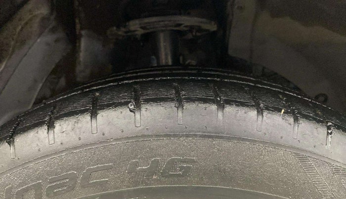2017 Maruti Baleno ZETA PETROL 1.2, Petrol, Manual, 76,568 km, Right Front Tyre Tread
