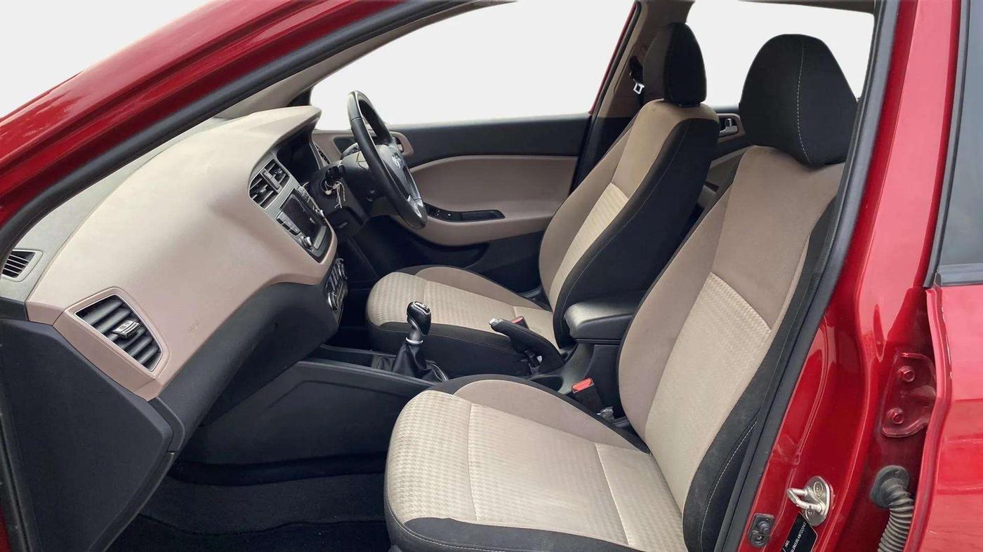 2019 Hyundai Elite i20 ASTA 1.4 CRDI (O), Diesel, Manual, 45,286 km, Right Side Front Door Cabin