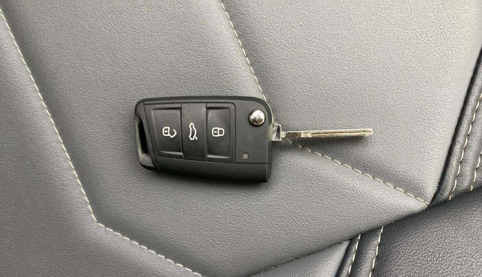 2021 Skoda KUSHAQ AMBITION 1.0L TSI AT, Petrol, Automatic, 23,166 km, Key Close Up