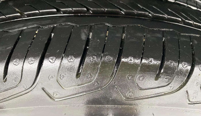 2021 Skoda KUSHAQ AMBITION 1.0L TSI AT, Petrol, Automatic, 23,166 km, Left Rear Tyre Tread