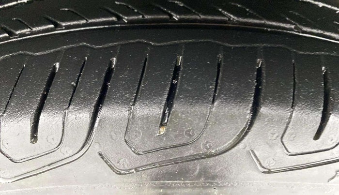 2021 Skoda KUSHAQ AMBITION 1.0L TSI AT, Petrol, Automatic, 23,166 km, Left Front Tyre Tread