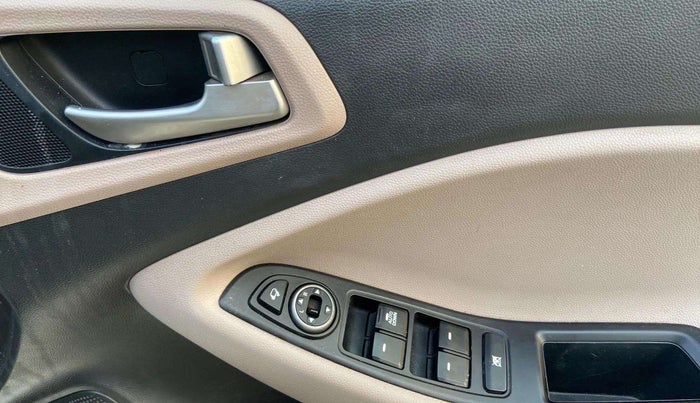 2019 Hyundai Elite i20 SPORTZ PLUS 1.2, Petrol, Manual, 29,492 km, Driver Side Door Panels Control