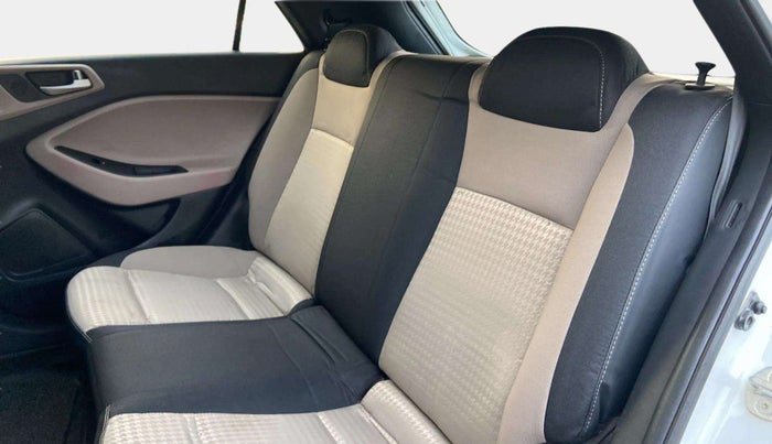 2019 Hyundai Elite i20 SPORTZ PLUS 1.2, Petrol, Manual, 29,492 km, Right Side Rear Door Cabin