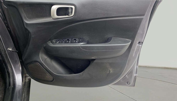 2021 Hyundai VENUE SX PLUS 1.0 TURBO DCT, Petrol, Automatic, 45,885 km, Driver Side Door Panels Control
