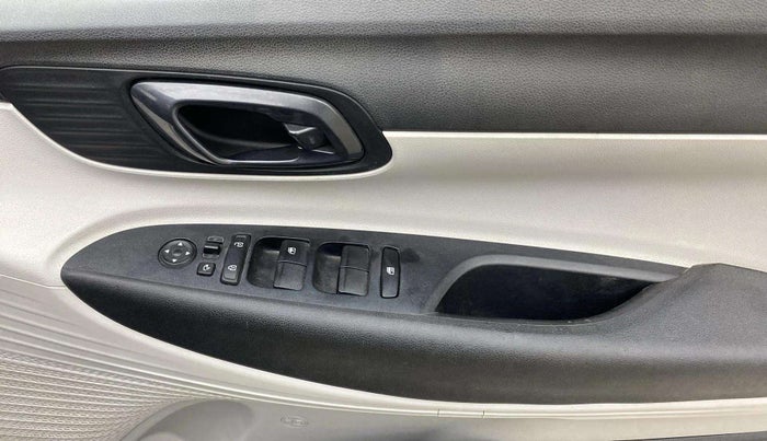 2023 Hyundai NEW I20 Sportz 1.2 IVT, Petrol, Automatic, 32,161 km, Driver Side Door Panels Control
