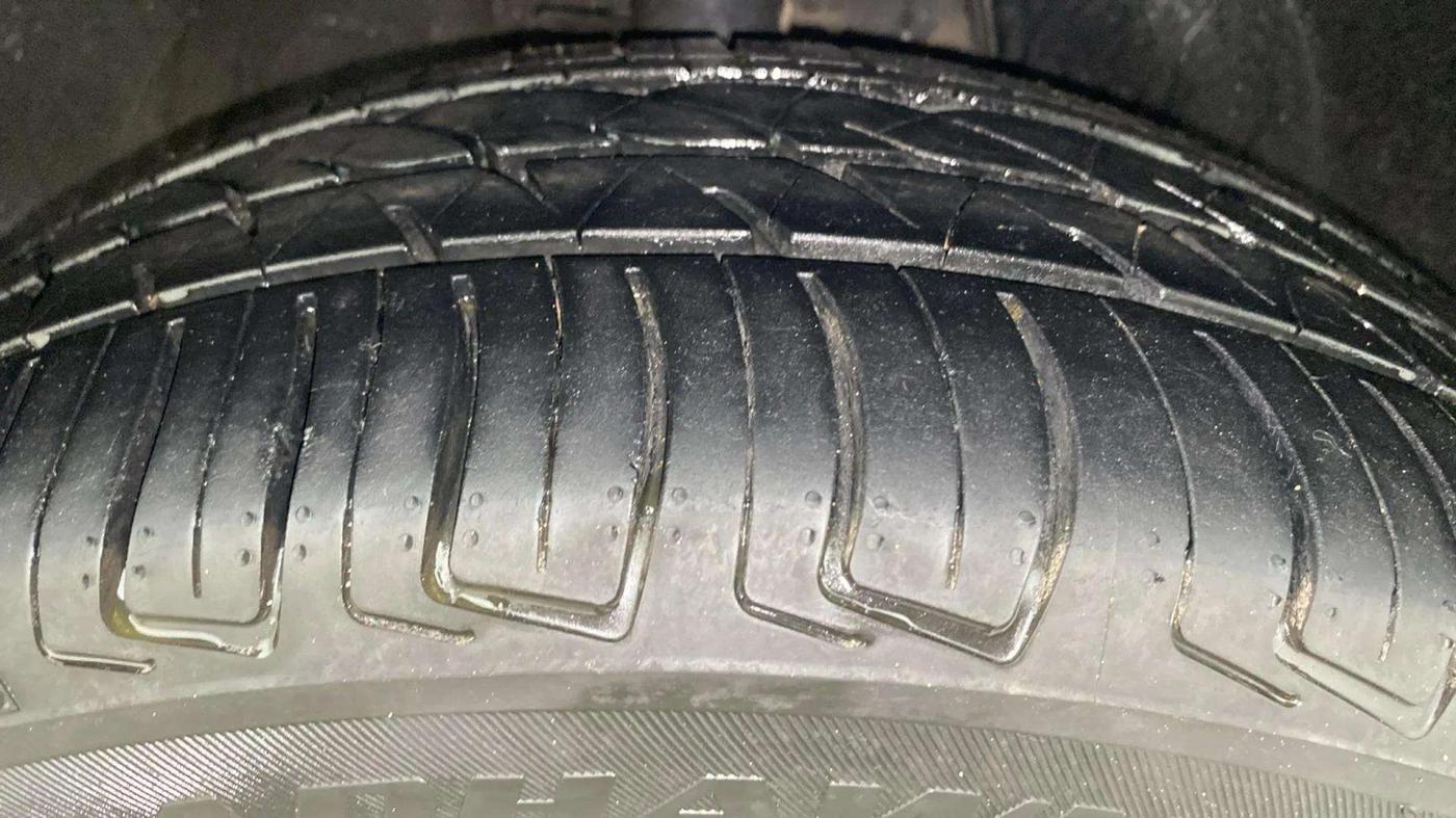 2023 Hyundai NEW I20 Sportz 1.2 IVT, Petrol, Automatic, 33,524 km, Right Front Tyre Tread