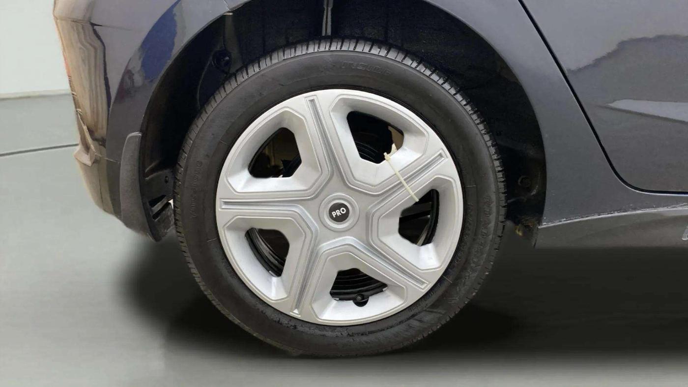 2023 Hyundai NEW I20 Sportz 1.2 IVT, Petrol, Automatic, 33,524 km, Right Rear Wheel