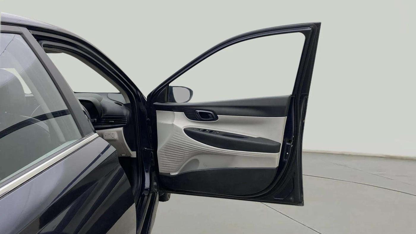 2023 Hyundai NEW I20 Sportz 1.2 IVT, Petrol, Automatic, 33,524 km, RHS Front Door