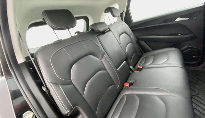 2020 MG HECTOR SHARP 2.0 DIESEL, Diesel, Manual, 68,085 km, Right Side Rear Door Cabin