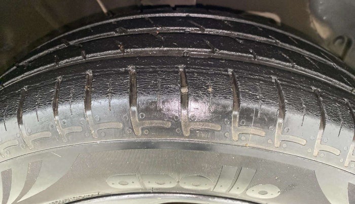 2021 Hyundai GRAND I10 NIOS SPORTZ 1.2 KAPPA VTVT CNG, CNG, Manual, 57,365 km, Right Front Tyre Tread
