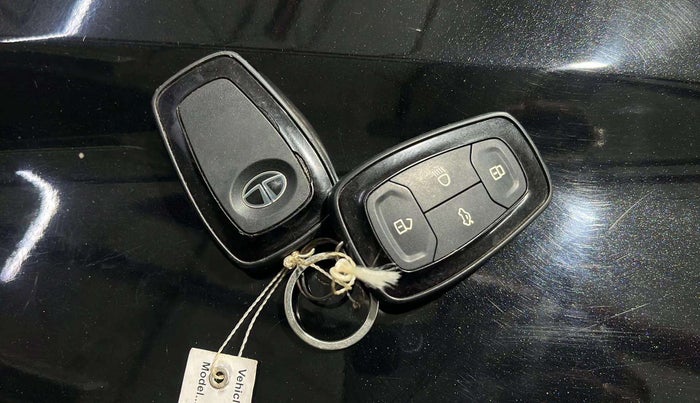2022 Tata NEXON XZ PLUS (HS) PETROL DARK EDITION, Petrol, Manual, 50,362 km, Key Close Up