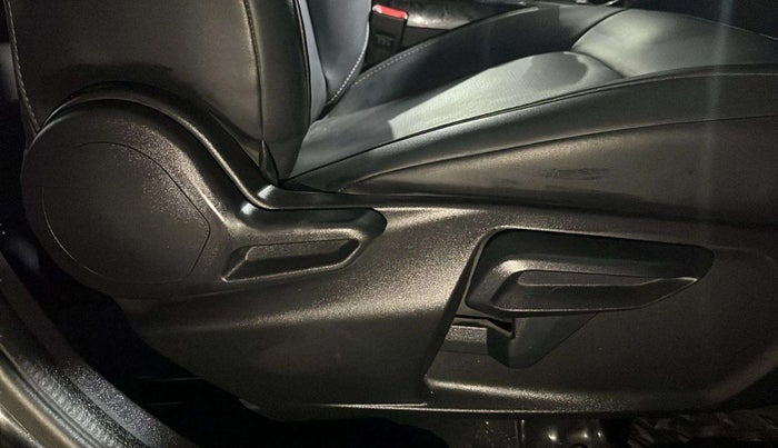 2022 Tata NEXON XZ PLUS (HS) PETROL DARK EDITION, Petrol, Manual, 50,362 km, Driver Side Adjustment Panel