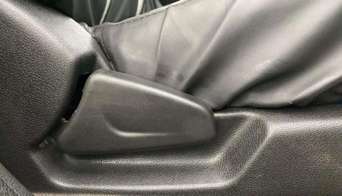 2020 Renault Kwid RXT 1.0 (O), Petrol, Manual, 53,740 km, Driver Side Adjustment Panel