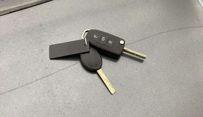 2022 Tata Tiago XZA PLUS PETROL, Petrol, Automatic, 24,609 km, Key Close Up