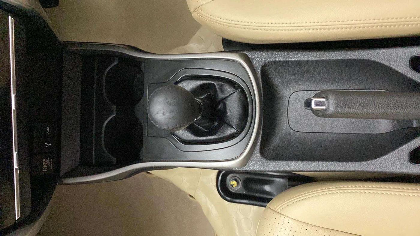 2016 Honda City 1.5L I-VTEC VX, Petrol, Manual, 49,526 km, Gear Lever