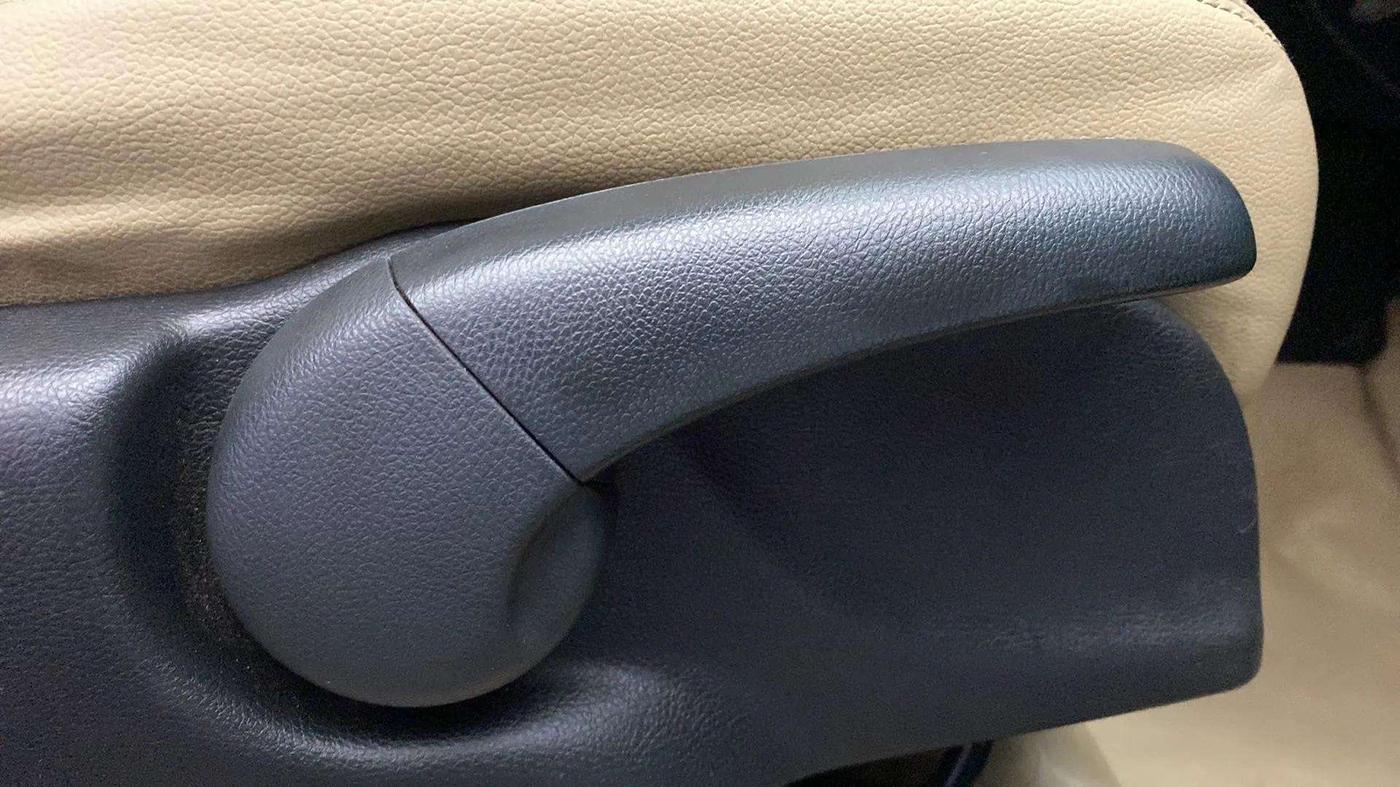 2016 Honda City 1.5L I-VTEC VX, Petrol, Manual, 49,526 km, Driver Side Adjustment Panel