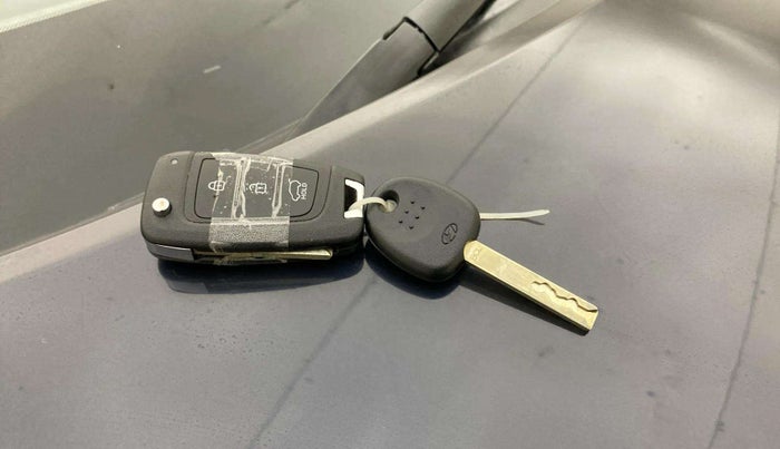 2023 Hyundai NEW I20 SPORTZ 1.2 IVT, Petrol, Automatic, 21,348 km, Key Close Up