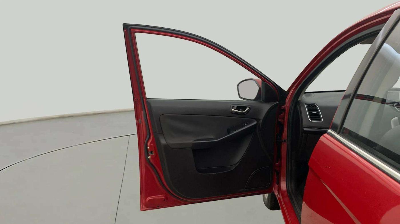 2014 Tata Bolt XT REVOTRON, Petrol, Manual, 52,371 km, LHS Front Door