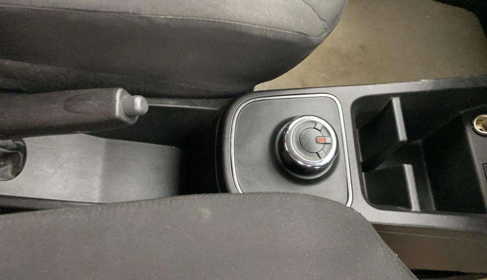2024 Renault Kwid RXT 1.0 AMT, Petrol, Automatic, 12,070 km, Gear Lever