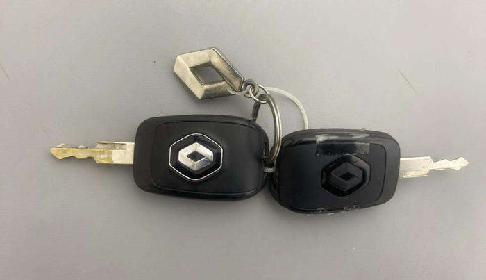 2024 Renault Kwid RXT 1.0 AMT, Petrol, Automatic, 12,070 km, Key Close Up