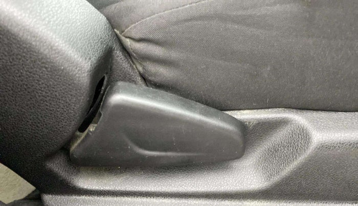 2024 Renault Kwid RXT 1.0 AMT, Petrol, Automatic, 12,070 km, Driver Side Adjustment Panel