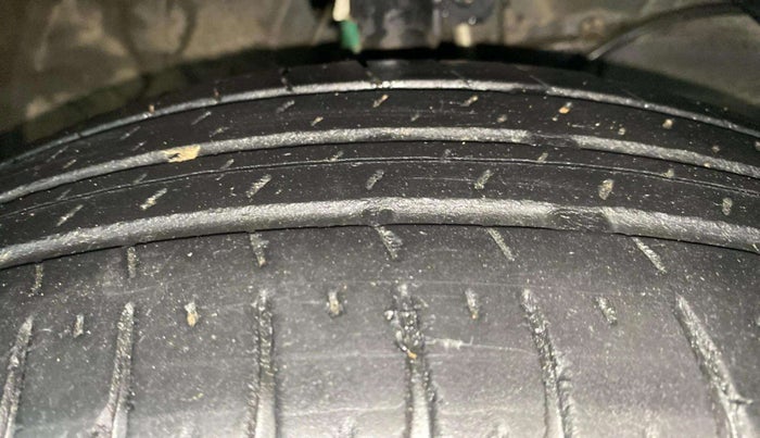 2023 Maruti Swift VXI, Petrol, Manual, 69,001 km, Right Front Tyre Tread