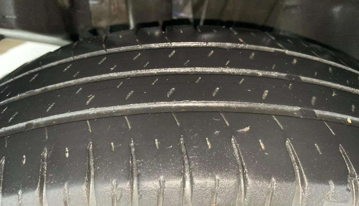 2023 Maruti Swift VXI, Petrol, Manual, 69,001 km, Right Rear Tyre Tread