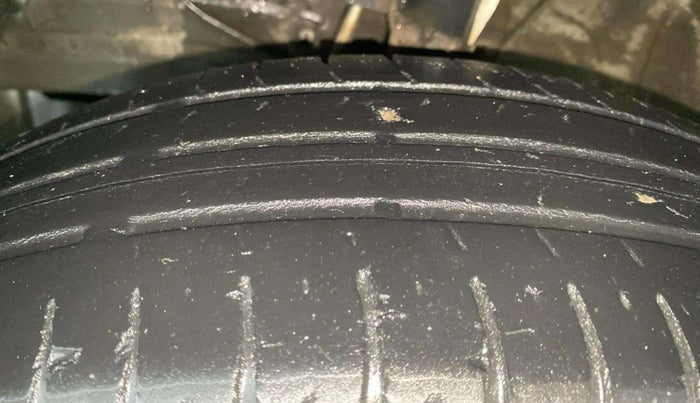 2023 Maruti Swift VXI, Petrol, Manual, 69,001 km, Left Front Tyre Tread