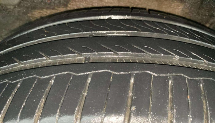 2014 Hyundai i20 SPORTZ 1.2, Petrol, Manual, 66,892 km, Right Rear Tyre Tread