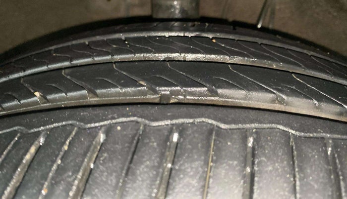 2014 Hyundai i20 SPORTZ 1.2, Petrol, Manual, 66,892 km, Right Front Tyre Tread