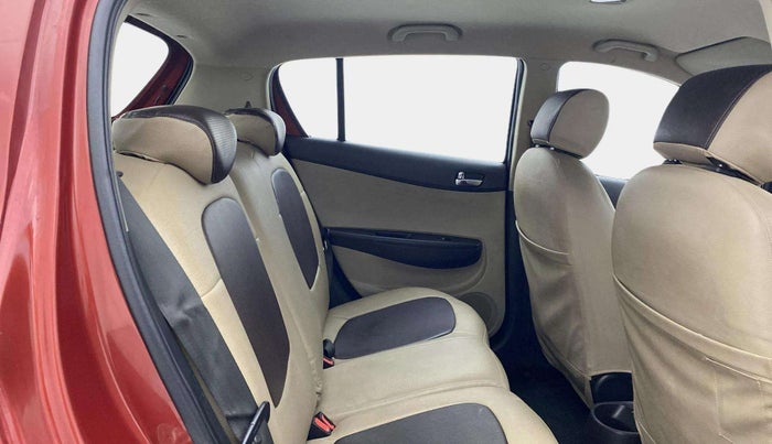 2014 Hyundai i20 SPORTZ 1.2, Petrol, Manual, 66,892 km, Right Side Rear Door Cabin