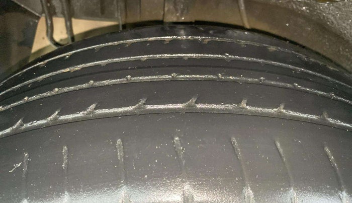 2020 Tata NEXON XZ PETROL, Petrol, Manual, 60,088 km, Right Rear Tyre Tread