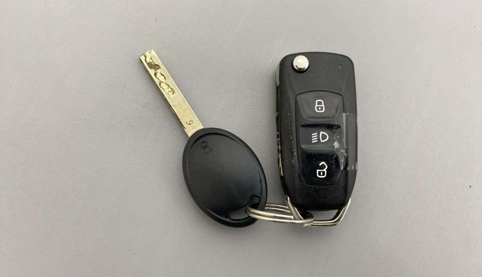 2019 Tata NEXON XZ PETROL, Petrol, Manual, 34,037 km, Key Close Up
