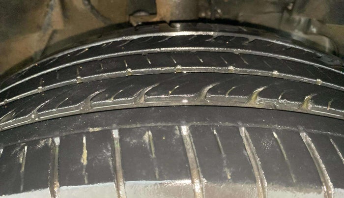 2019 Tata NEXON XZ PETROL, Petrol, Manual, 34,037 km, Right Front Tyre Tread
