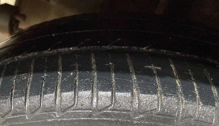 2017 Tata TIGOR XZ PETROL, Petrol, Manual, 55,900 km, Right Rear Tyre Tread