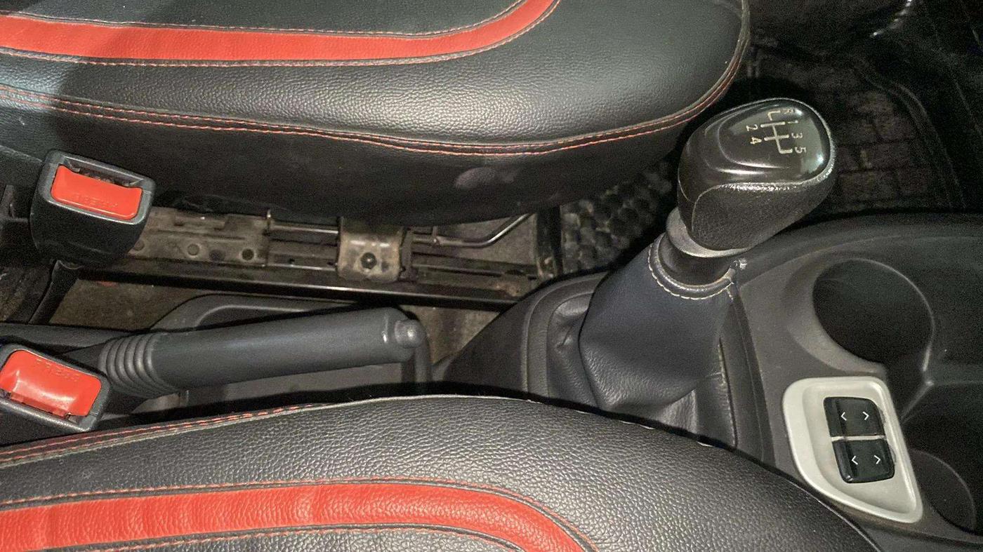 2019 Datsun Redi Go T (O), Petrol, Manual, 38,657 km, Gear Lever