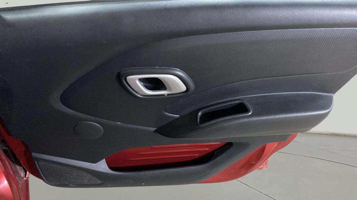 2019 Datsun Redi Go T (O), Petrol, Manual, 38,657 km, Driver Side Door Panels Control