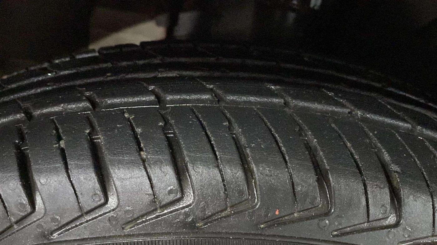 2019 Datsun Redi Go T (O), Petrol, Manual, 38,657 km, Left Front Tyre Tread