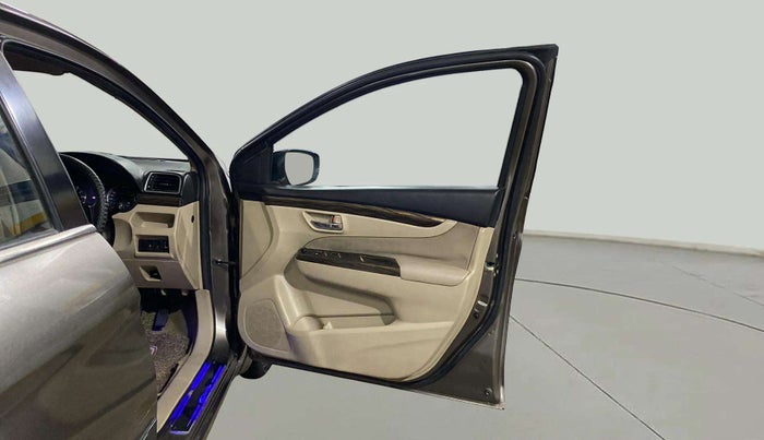 2018 Maruti Ciaz DELTA 1.5 SHVS MT PETROL, Petrol, Manual, 59,155 km, RHS Front Door