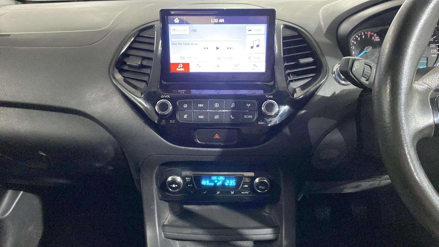 2019 Ford New Figo TITANIUM BLU 1.2 PETROL, Petrol, Manual, 52,624 km, Air Conditioner
