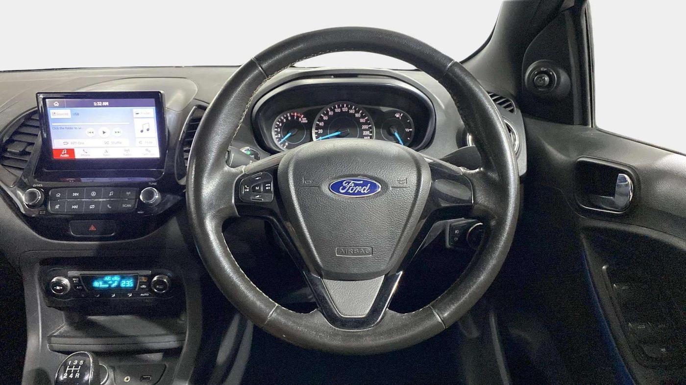 2019 Ford New Figo TITANIUM BLU 1.2 PETROL, Petrol, Manual, 52,624 km, Steering Wheel Close Up