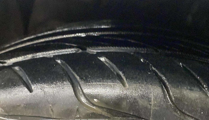 2019 Ford New Figo TITANIUM BLU 1.2 PETROL, Petrol, Manual, 52,277 km, Left Front Tyre Tread
