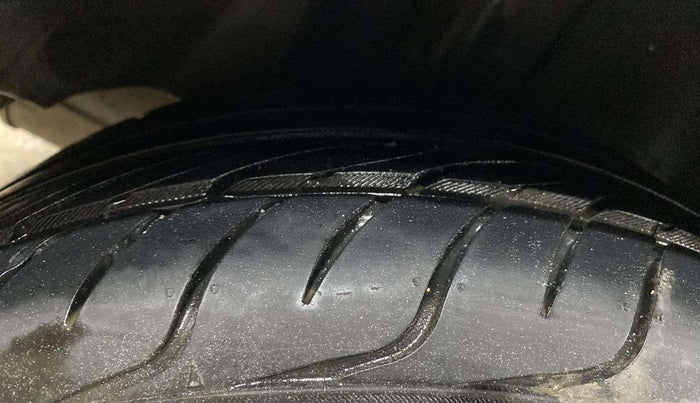 2019 Ford New Figo TITANIUM BLU 1.2 PETROL, Petrol, Manual, 52,277 km, Right Rear Tyre Tread