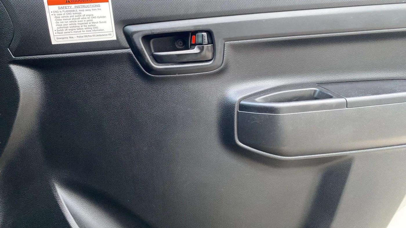 2020 Maruti S PRESSO VXI CNG, CNG, Manual, 34,888 km, Driver Side Door Panels Control