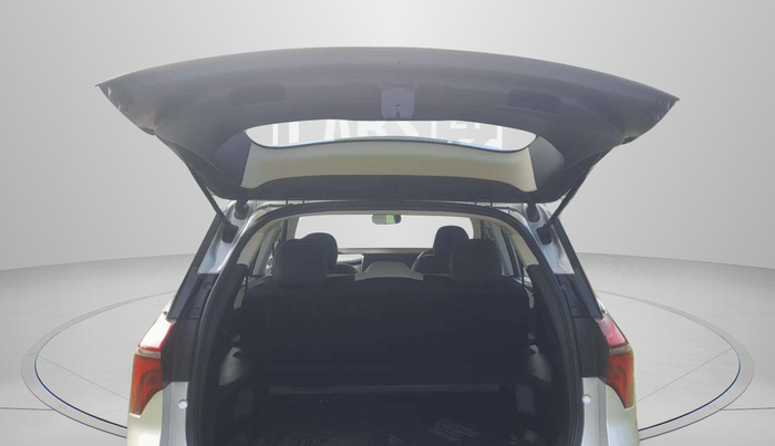 2022 Mahindra XUV700 AX 5 P MT 5 STR, Petrol, Manual, 47,602 km, Boot Door Open