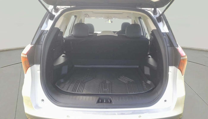 2022 Mahindra XUV700 AX 5 P MT 5 STR, Petrol, Manual, 47,602 km, Boot Inside