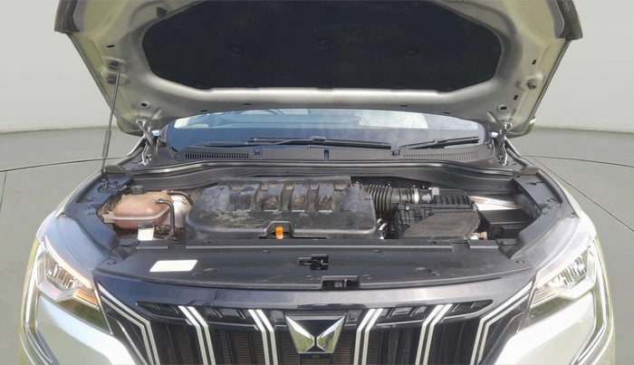 2022 Mahindra XUV700 AX 5 P MT 5 STR, Petrol, Manual, 47,602 km, Open Bonet