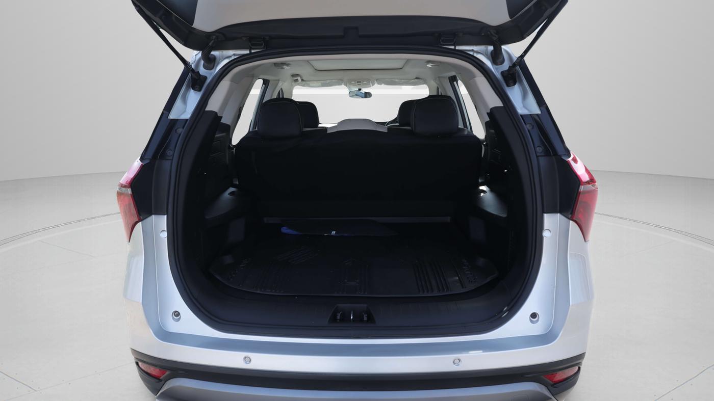 2022 Mahindra XUV700 AX 5 P MT 5 STR, Petrol, Manual, 47,612 km, Boot Inside